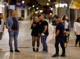 بعد فرنسا.. إسبانيا تلغي إلزامية ارتداء الكمامات في الشوارع