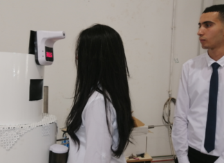 بإمضاء طلبة تطاوين.. رجل آلي يعمل بالذكاء الاصطناعي لمراقبة مرضى كوفيد