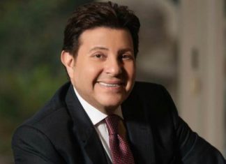 (فيديو) هاني شاكر يدخل العناية المركزة ويوجه رسالة إلى جمهوره