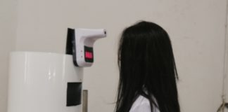 تطاوين: طلبة يصنعون رجلا آليا لمراقبة مرضى “كورونا” ..