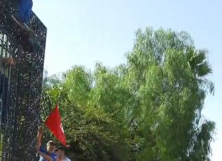 توافد أنصار حركة النهضة وقيس سعيد إلى البرلمان(فيديو)