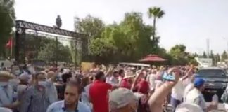 مناوشات امام البرلمان بين أنصار قيس سعيد وأنصار النهضة(فيديو)