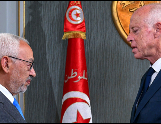 معطيات هامة تكشف: كيف استطاع قيس سعيد أن يهزم النهضة بالضربة القاضية رغم انها تغلغلت في كل مفاصل الدولة؟