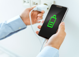 ممرضة فصلت جهاز أوكسجين عن مريض لشحن هاتفها!