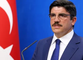 مستشار أردوغان: ”قوى الشر العربية والغربية أبت إلا أن تتآمر على إرادة الشعب التونسي”