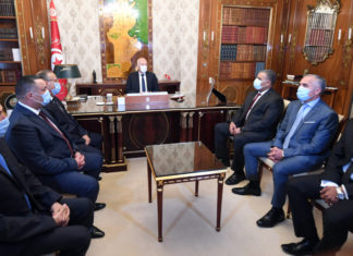 (فيديو) رئيس الجمهورية يحدث تغييرات على سلكي الحرس والأمن
