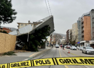 إعصار إسطنبول: مصرع أربعة أشخاص وإصابات 19 آخرين