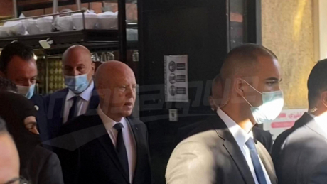 kais_saied_a_l_avenue_habib_bourguiba_1636286572