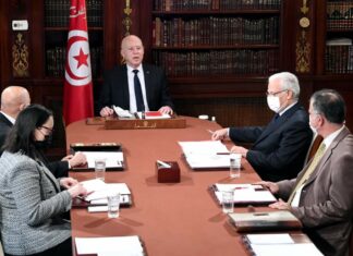 قيس سعيد: نملك وثائق تُثبت حصول قائمات وشخص معروف على أموال أجنبية