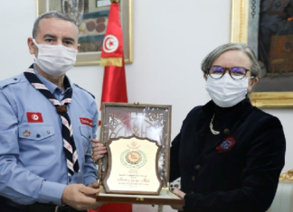 ماذا في لقاء رئيسة الحكومة بالقائد العام للكشافة التونسية؟