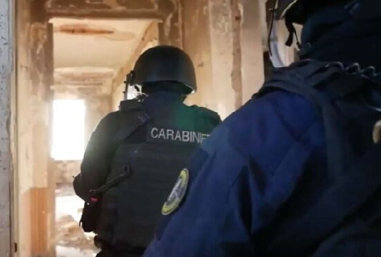 الشرطة الإيطالية تنشر فيديو ‘عملية إيقاف تاجر المخدرات الإيطالي في تونس’