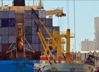 4 بواخر قمح وشعير وفارينة في عرض البحر عاجزة عن الدخول إلى ميناء صفاقس