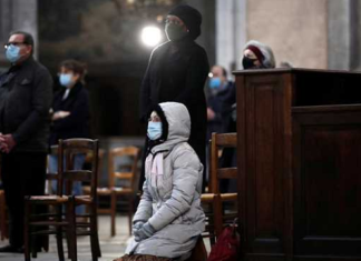 فرنسا تعلن تشديد إجراءات مواجهة كورونا: إعادة فرض الكمامات وتطبيق العمل عن بعد