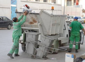 عمال النظافة ببلدية القصرين يدخلون في اضراب مفتوح