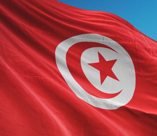 والي تونس يقرر منع التظاهرات يوم 14 جانفي