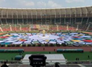 صافرات استهجان ضد رئيس الفيفا في حفل افتتاح الكان