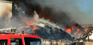 السيطرة على حريق معمل الحلفاء بالقصرين