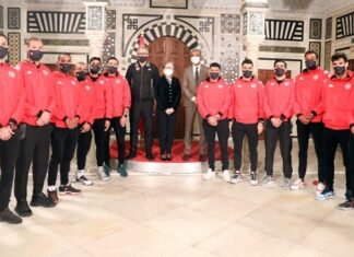 رئيسة الحكومة تستقبل المنتخب الوطني لكرة القدم