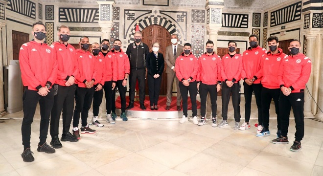 رئيسة-الحكومة-تستقبل-المنتخب-الوطني-ل-2