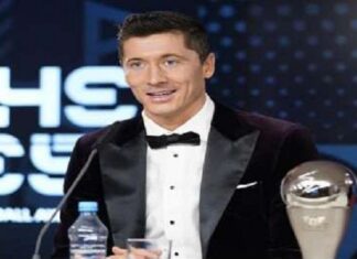 ليفاندوفسكي يفوز بجائزة الفيفا لأفضل لاعب في 2021