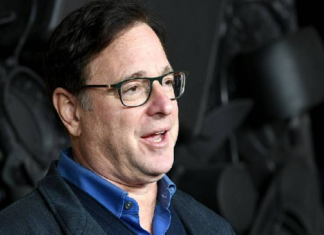 العثور على الممثل الأمريكي بوب ساجيت ميتاً في غرفة فندق بولاية فلوريدا