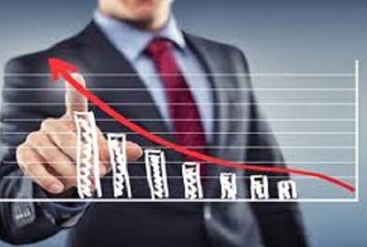 وزير الإقتصاد: ‘منوال التنمية لـ 2025 يتضمّن مؤشرات إيجابية ويهدف إلى تحقيق نسبة نمو بـ 3,2 %’