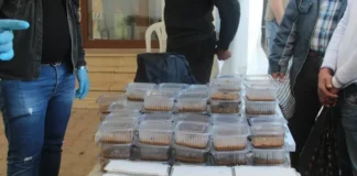 (فيديو) أريانة: توزيع 250 وجبة افطار على المحتاجين