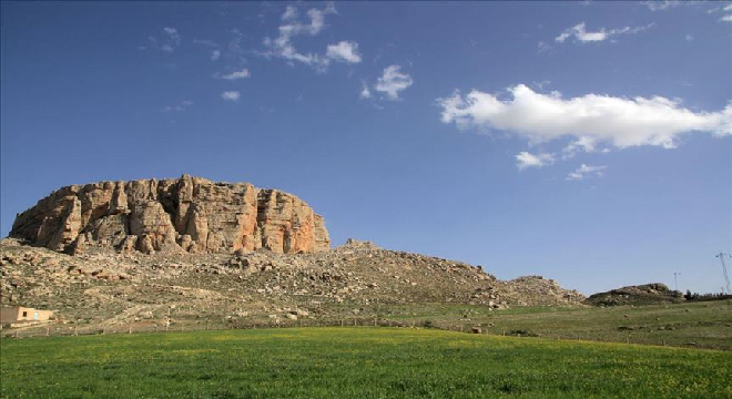 مائدة يوغرطة
