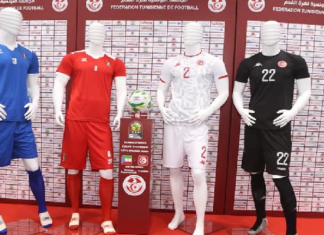 المنتخب الوطني بالزي الأبيض أمام غينيا الاستوائية