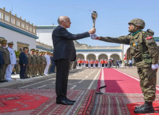 قيس سعيّد يتسلم مشعل الذكرى 66 لانبعاث الجيش الوطني