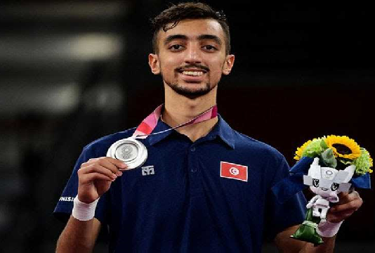 البطل الأولمبي خليل الجندوبي يصعد إلى المرتبة الأولى عالميا