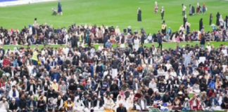 نادي انقليزي يفتح ملعبه لأداء صلاة عيد الإضحى