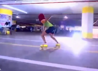 (فيديو) طفلة تدخل “غينيس” بالتزلج تحت 20 سيارة