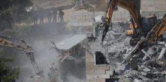 جيش الاحتلال يهدم مساكن ومنشآت فلسطينية