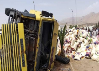 القصرين : وفاة عسكري واصابة 6 آخرين في حادث اصطدام شاحنة ثقيلة بسيارة تاكسي