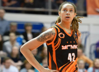 محكمة روسية تقضي بسجن نجمة كرة السلة الأمريكية جرينر لـ9 سنوات