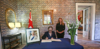 بودن تقدم التعازي لسفيرة المملكة المتحدة في وفاة الملكة إليزابيت