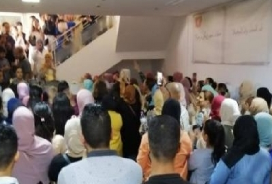 أريانة: تواصل اعتصام المعلمين بمقر المندوبية الجهوية للتربية