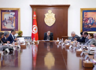 مجلس الوزراء يصادق على عدد من مشاريع المراسيم والأوامر