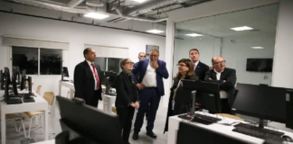 رئيسة الحكومة تزور مركز ”أليف” للتكنولوجيا بجربة