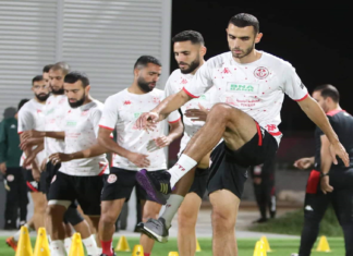 المنتخب الوطني يخوض مباراة فرنسا بالزي الأبيض