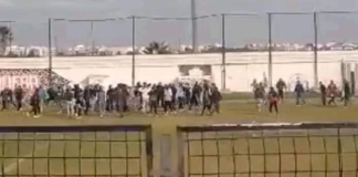 النادي الإفريقي: الجماهير تقتحم الملعب وتعتدي على لاعبي فريق الأكابر