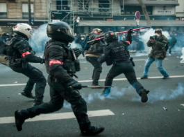 باريس: أعمال شغب واشتباكات بين متظاهرين وعناصر الشرطة