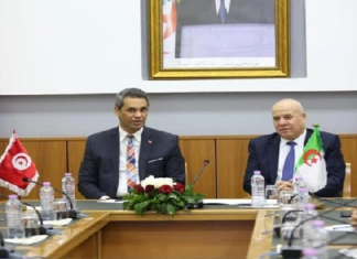 وزير العمل والتشغيل الجزائري يستقبل نظيره التونسي