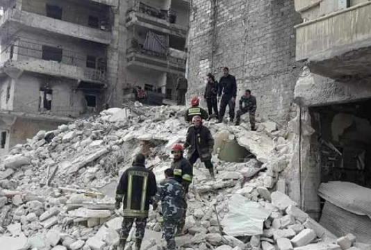 سوريا… مقتل 10 أشخاص بانهيار مبنى في حلب