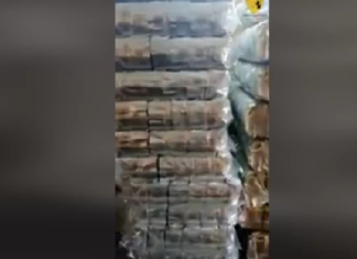 الداخلية: ”حجز عشرات الأطنان من المواد الإستهلاكية والمحتكرون متواطئون مع أطراف معلومة”