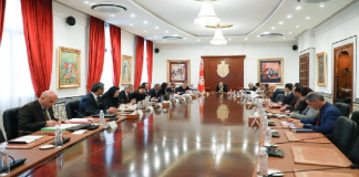 مجلس وزاري يصادق على جملة من مشاريع المراسيم والأوامر