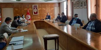 ابرام اتفاق بخصوص تجديد عقود لزمات استغلال المسطحات والمخازن بالموانئ الداخلية بين ديوان البحرية التجارية والموانئ ومقاولي الشحن والتفريغ