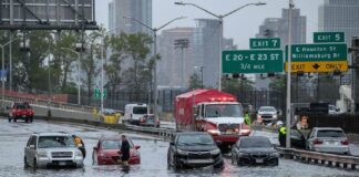 أمطار غزيرة تغمر نيويورك… إعلان حالة الطوارئ مع دعوات للبقاء في أماكن آمنة (فيديو)