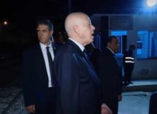 قيس سعيد يتحول الى شارع الحبيب بورقيبة ثم الى جبل الجلود لتفقد القطارات و حالة السكك الحديدية